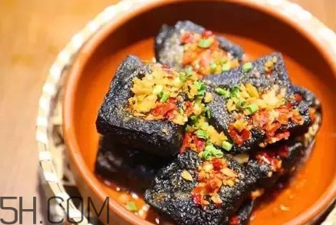 臭豆腐是大便做的吗,王致和臭豆腐是大便做的吗 臭豆腐是大便做的吗,王致和臭豆腐是大便做的吗