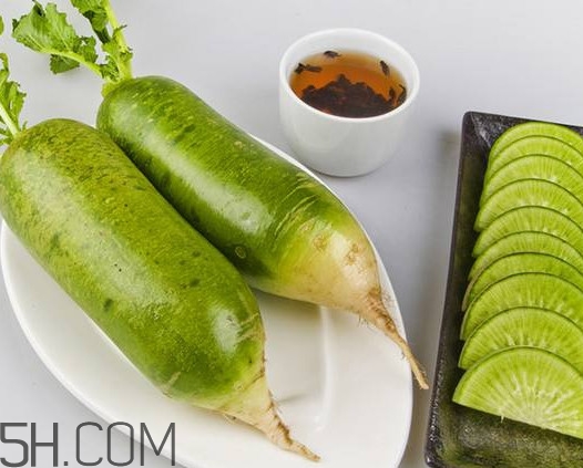 青萝卜的功效和作用及营养价值,青萝卜的功效和作用及禁忌是什么