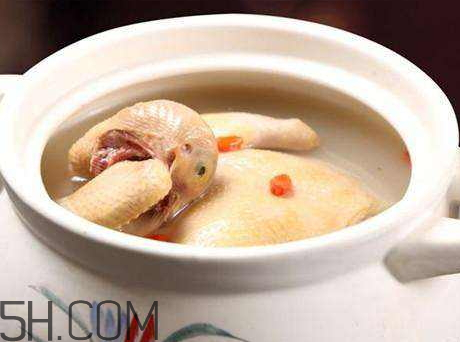 炖鸽子汤中途可以加水吗,鸽子炖汤要不要过一下水