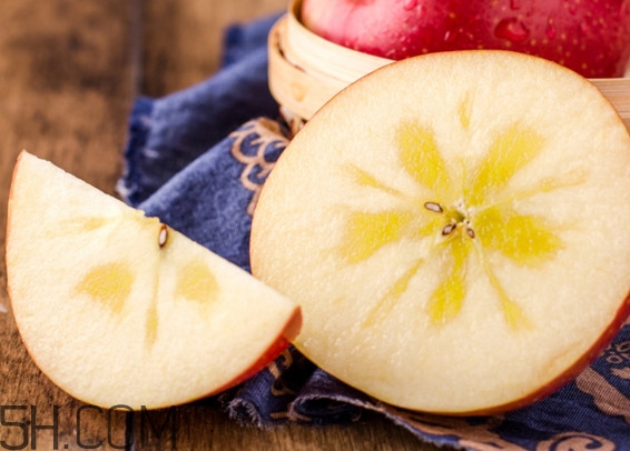 冰糖心苹果是转基因的吗,糖心苹果是转基因水果吗?