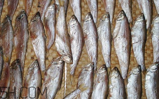 怎样去除咸鱼的咸味,怎样去除咸鱼的咸