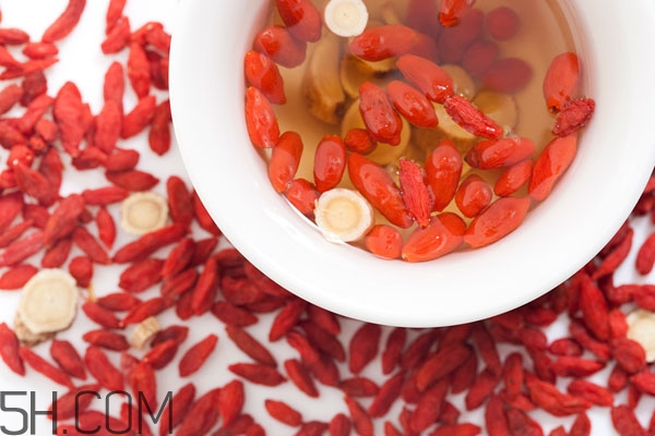 葛根茶可以和枸杞一起泡吗,葛根和枸杞一起泡水喝有什么作用