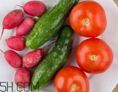 萝卜西红柿汤的做法,西红柿红萝卜汤的做法