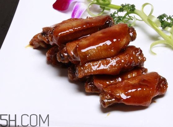 我想吃可乐鸡翅用英语怎么说,可乐鸡翅用英语怎么说?