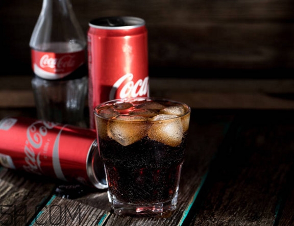 可乐不能和什么一起喝会起反应,可乐不能和什么一起喝