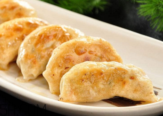 没有平底锅怎么煎饺子的做法,不用平底锅可以做煎饺吗 没有平底锅怎么煎饺子的做法,不用平底锅可以做煎饺吗