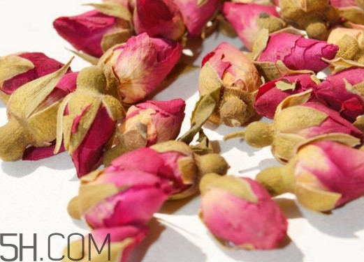 喝玫瑰花茶可以调理月经吗,月经量少可以喝玫瑰花茶吗