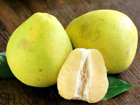 为什么吃柚子嘴麻麻的,为什么吃柚子嘴麻麻的是中毒了吗