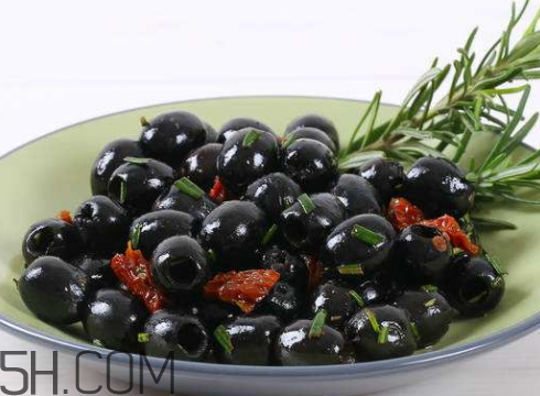 腌黑橄榄可以放多久?,腌制的黑橄榄可以放多久