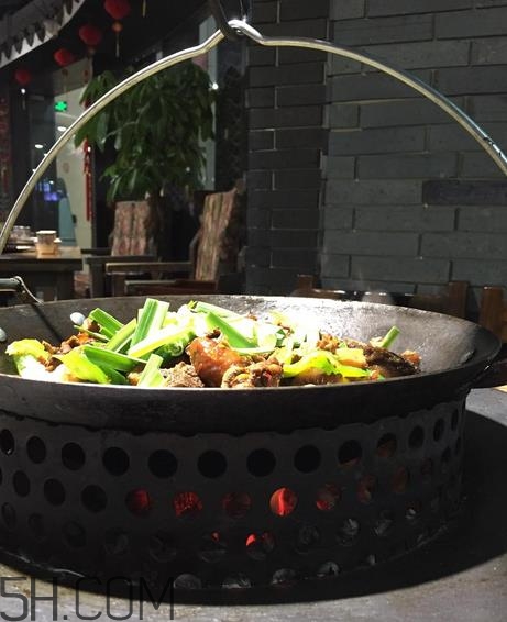 吊锅系列都是什么菜,吊锅是哪里的特色菜 吊锅系列都是什么菜,吊锅是哪里的特色菜