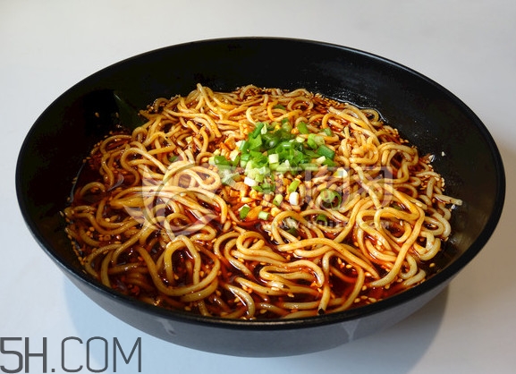 重庆小面的汤是怎么熬的,重庆小面汤的做法