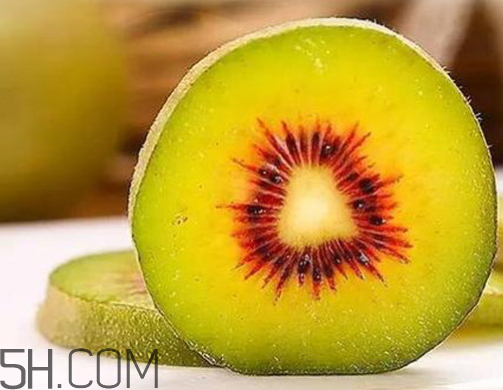 红心猕猴桃怎么放熟的快,红心猕猴桃怎么放熟用苹果催了三四天苹果坏了