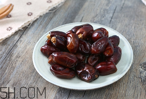 椰枣有核吗,椰枣的核能吃吗