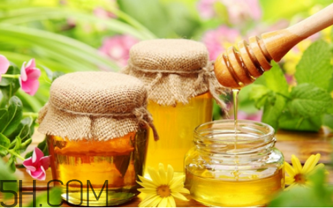 蜂蜜对人体有什么好处?,小孩蜂蜜吃多了会怎样