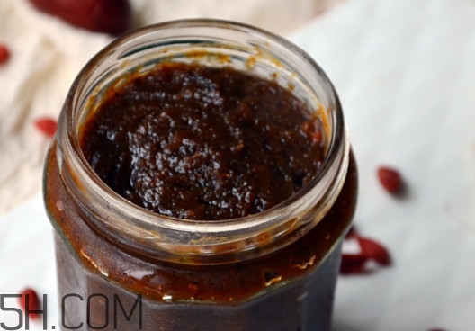 喝了怀姜糖膏脸上长痘,脸上长痘能吃红枣吗