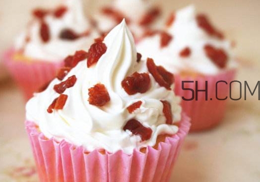 淡奶油可以做什么甜品,淡奶油可以做什么简单的食物