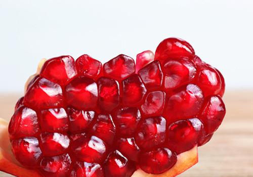 吃石榴籽有什么好处和坏处,吃石榴籽有什么好处? 吃石榴籽有什么好处和坏处,吃石榴籽有什么好处?