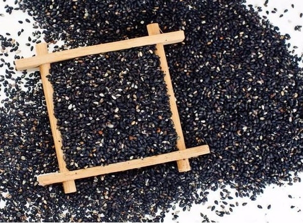 黑芝麻怎么吃补肾效果好,黑芝麻配什么吃可以补肾