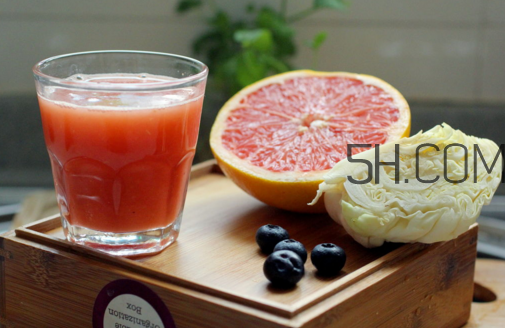 鲜榨蔬果汁的注意事项,鲜榨果汁窍门