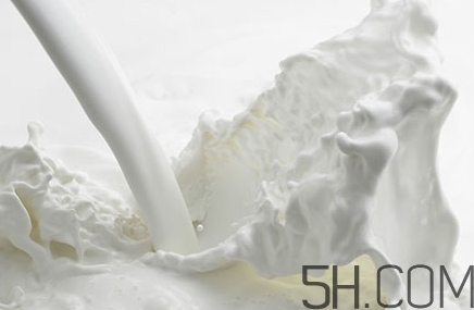 早上喝牛奶会变白吗?,每天早上喝牛奶会变白吗?