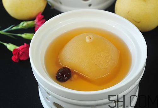 冰糖炖雪梨做法和功效,冰糖炖雪梨做法,需要煮多久?