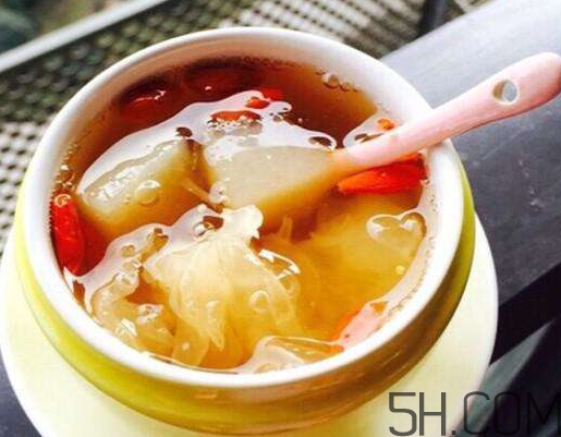 冰糖雪梨怎么做治咳嗽,生梨炖冰糖有什么作用