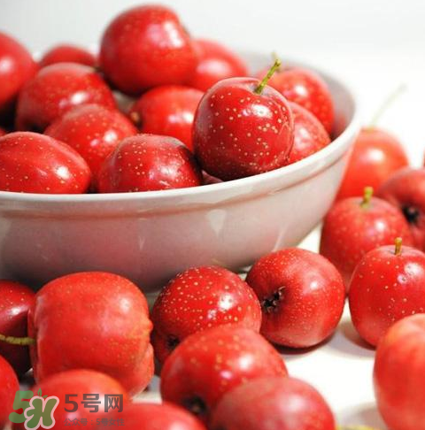 蜂蜜可以搭配什么泡水喝,用什么水泡蜂蜜最合适 蜂蜜可以搭配什么泡水喝,用什么水泡蜂蜜最合适