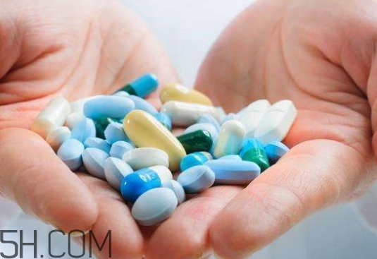 吃药是早餐前吃还是早餐后吃,吃药是在早餐前还是早餐后