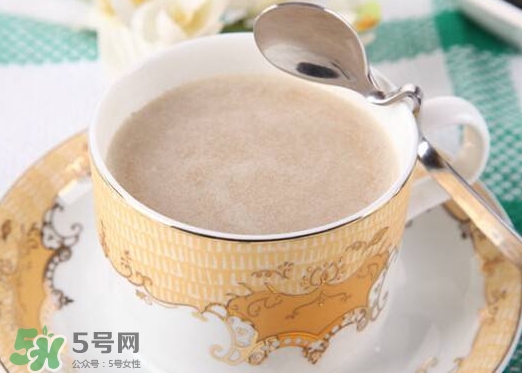 婴儿吃核桃粉,宝宝多大可以吃核桃打成的粉