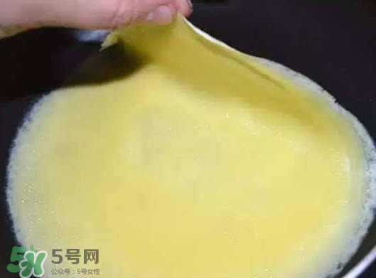 班戟皮粘锅是什么原因,班戟皮的做法窍门 班戟皮粘锅是什么原因,班戟皮的做法窍门