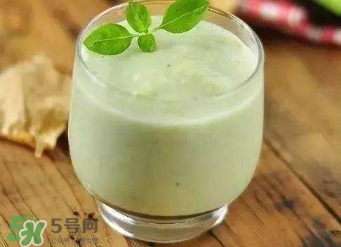香蕉牛油果奶昔的功效,牛油果奶昔的功效和作用