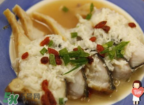 青鱼怎么做不腥还好吃,青鱼怎样做好吃