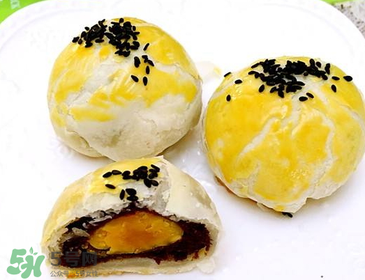 蛋黄酥自己怎么做?,蛋黄酥怎么做的