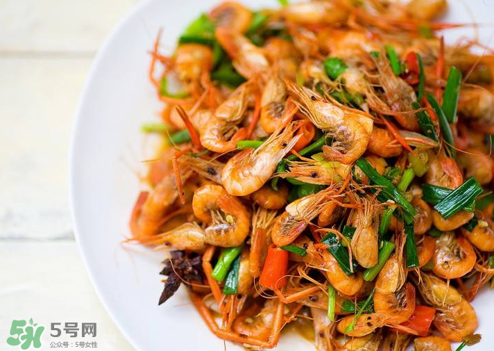 河虾吃什么食物,河虾吃什么 如何喂养