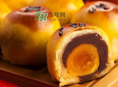 蛋黄酥的制作过程,蛋黄酥的制作过程视频