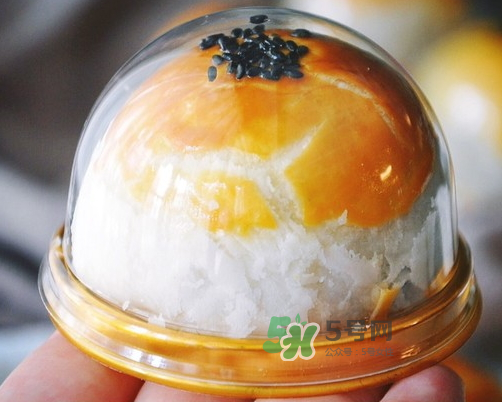 蛋黄酥是什么原因,蛋黄酥皮开裂是怎么回事