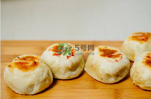 广式月饼皮为什么会硬,广式月饼为什么要回油