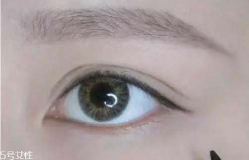 拉长眼型的眼线(眼线拉长还是不拉长好看)