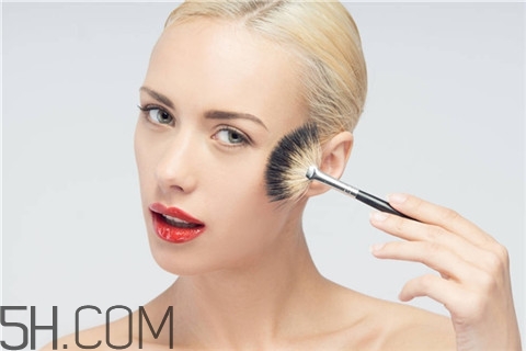 上火长痘和青春痘的区别,青春痘和上火有关系吗?