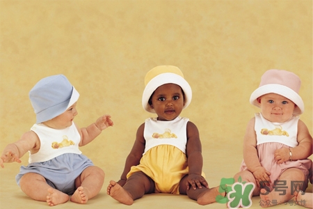 2岁前长期穿雪地靴的危害(2岁可以穿雪地靴吗)