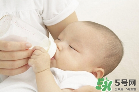 婴儿羽绒服购买注意事项(买羽绒服的注意事项)