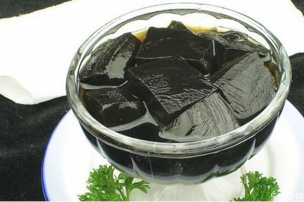 龟苓膏怎么吃可以祛痘(吃龟苓膏能祛痘吗)