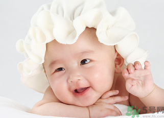 宝宝几个月断奶最好(宝宝几个月断奶最好的选择)