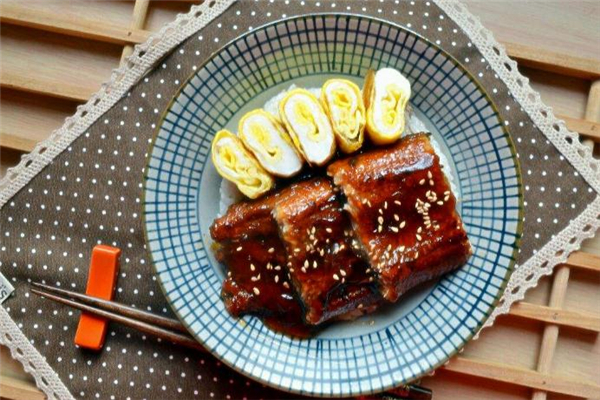 向日葵向什么方向生长,向日葵面向什么方向 向日葵向什么方向生长,向日葵面向什么方向