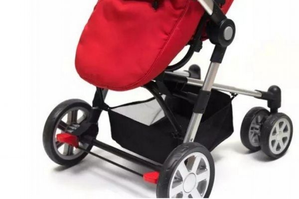 婴儿车可以当床睡吗(婴儿车可以当床睡吗)