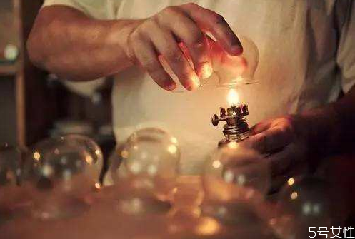 拔罐的水泡不处理可以吗,拔火罐起水泡要不要挑破