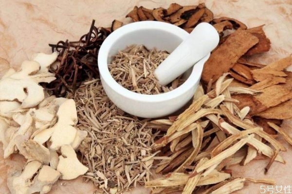 吃中药的时候可以做身体么,吃完中药不能吃什么东西