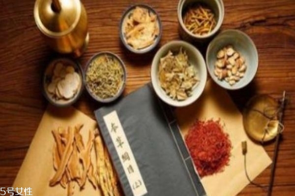 妇科喝中药的禁忌和注意事项,喝中药忌口什么