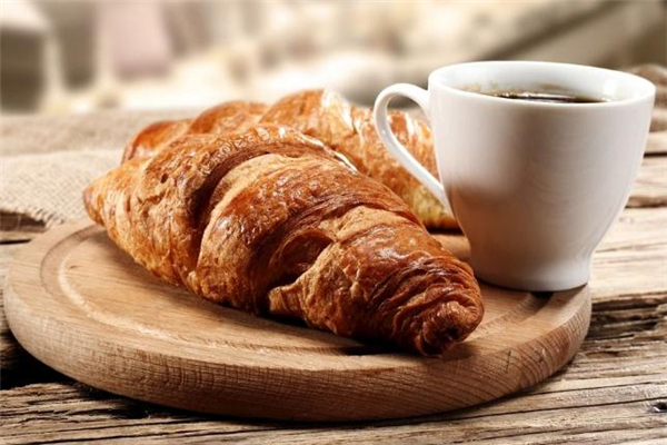 面包是怎么做的(面包是用什么做的)