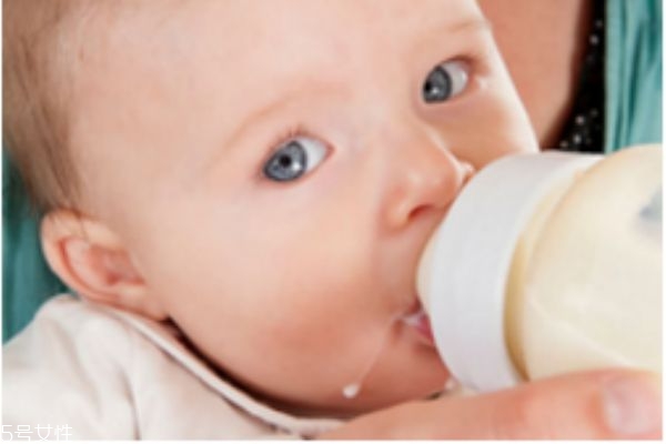 婴儿奶粉过敏怎么办(婴儿对奶粉过敏吃什么奶粉好)